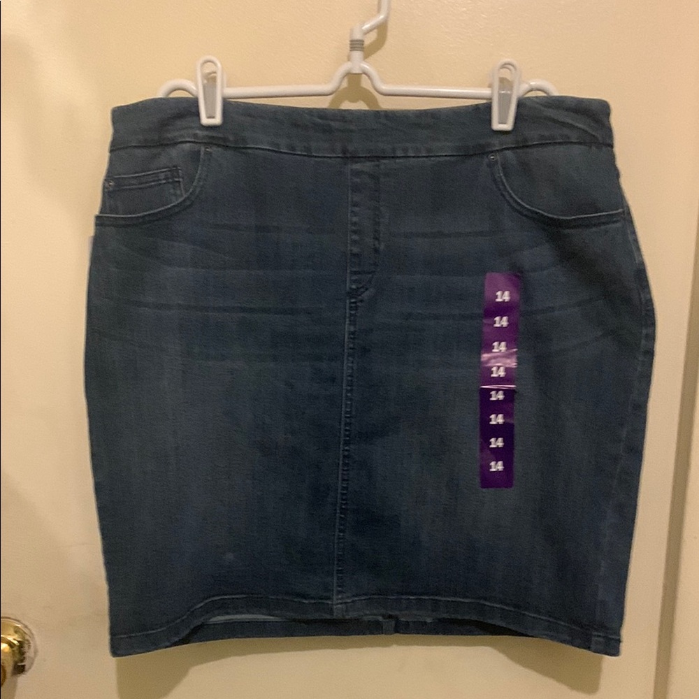 S.C. & CO. blue denim skirt with tummy control. Size 14.